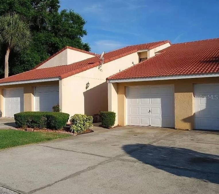733 Carpenters Way - Photo 0