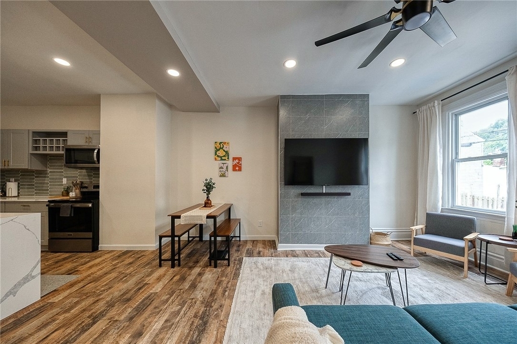 1119 Voskamp St - Photo 2