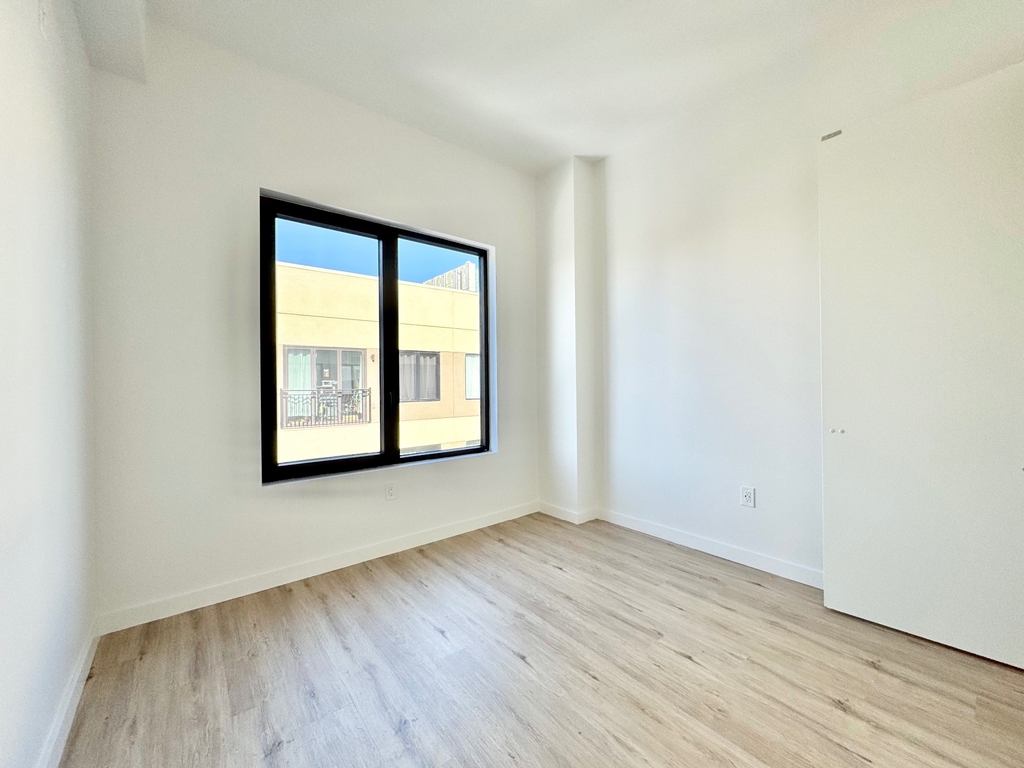 161 Lenox Road - Photo 4