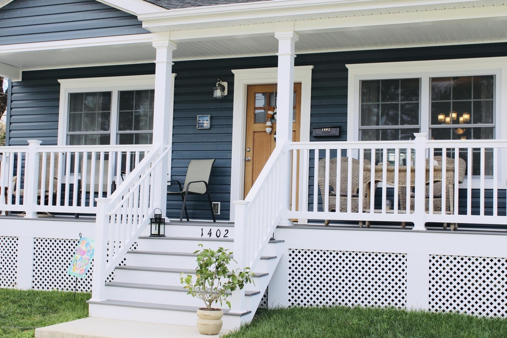 1402 C Street - Photo 1
