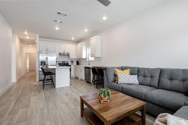709 Fuller - Photo 2