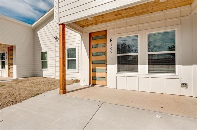 709 Fuller - Photo 1