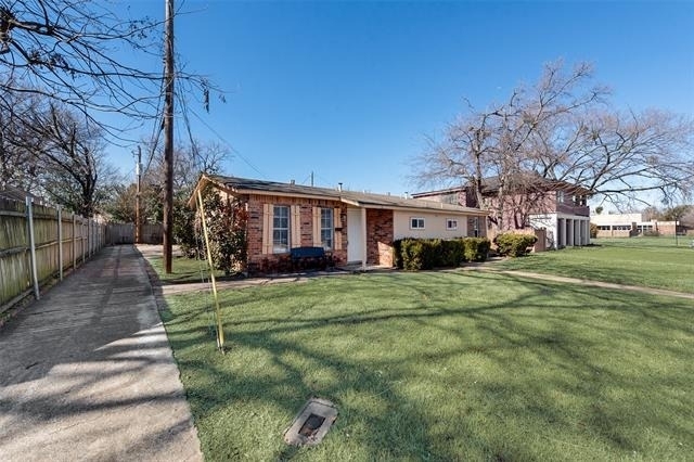 506 N Elm Street - Photo 3