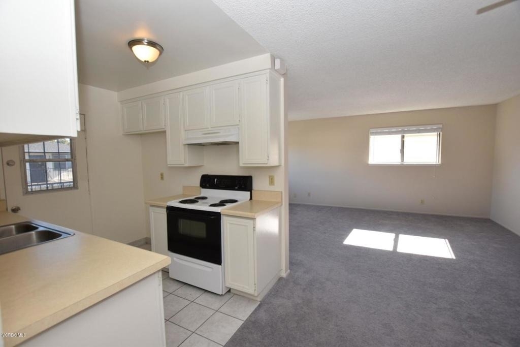 2670 Victoria Avenue - Photo 6