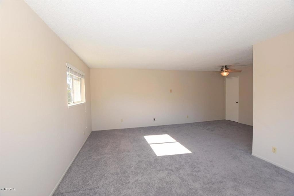 2670 Victoria Avenue - Photo 2