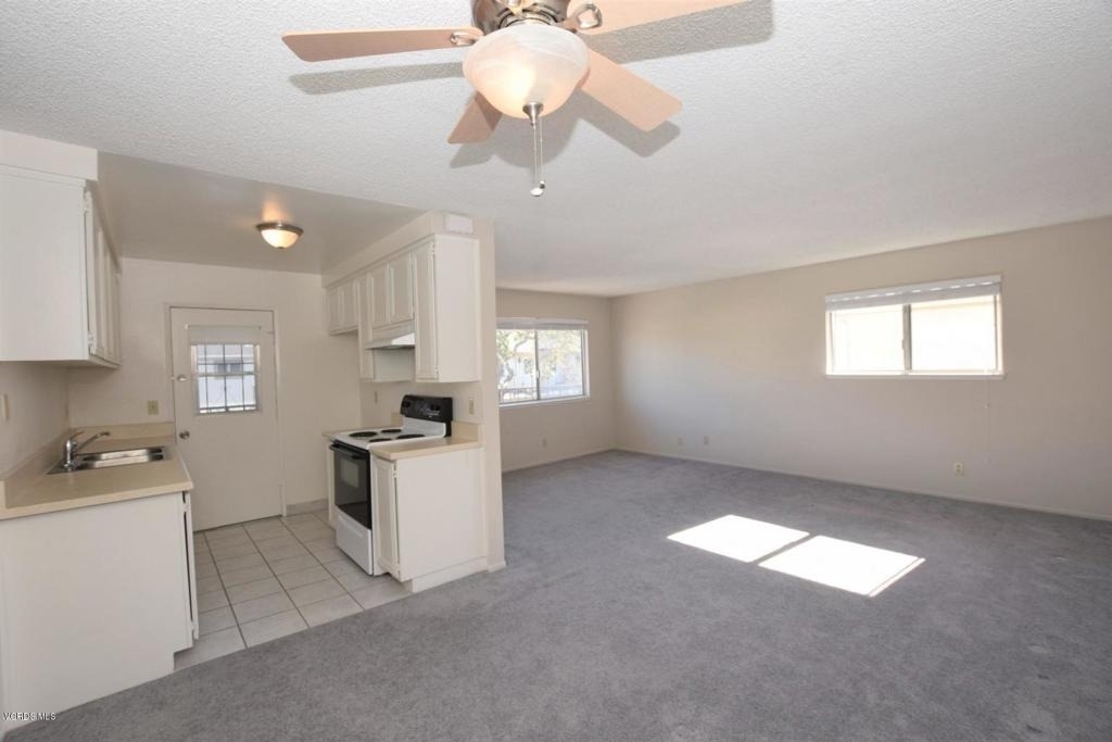 2670 Victoria Avenue - Photo 4