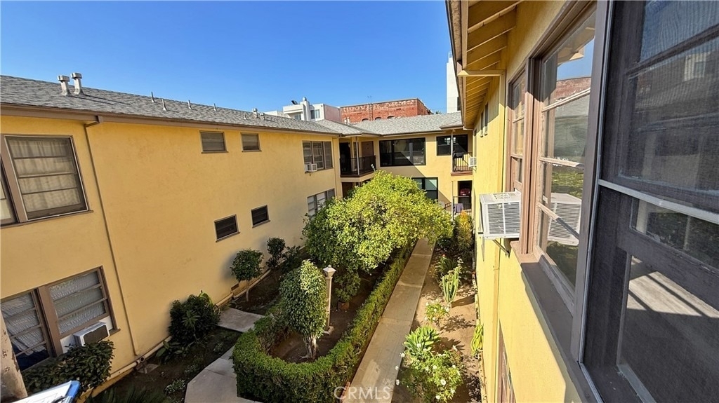 337 S Occidental Boulevard - Photo 1