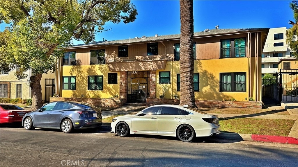 337 S Occidental Boulevard - Photo 0
