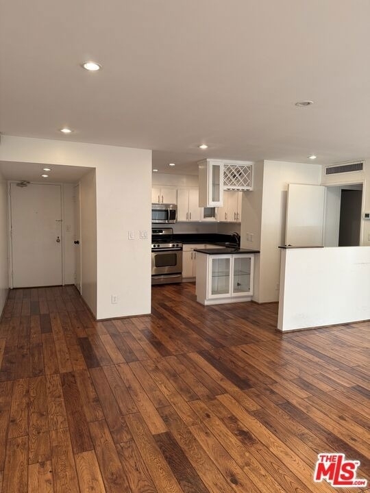 800 W 1st Street - Photo 2