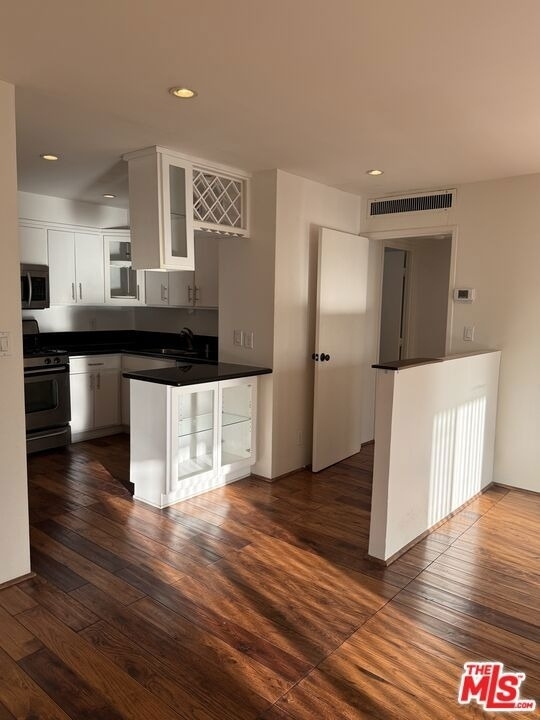 800 W 1st Street - Photo 11