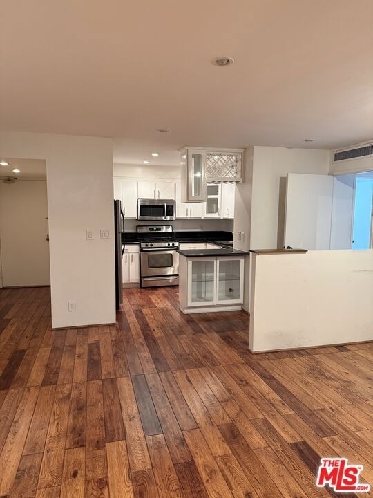800 W 1st Street - Photo 3
