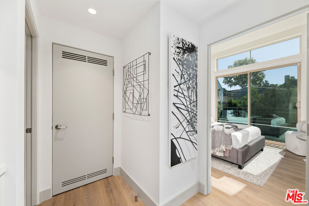 130 S Sepulveda Boulevard - Photo 11