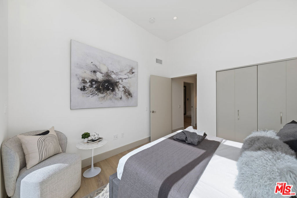 130 S Sepulveda Boulevard - Photo 14
