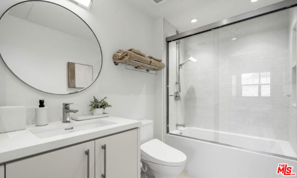 130 S Sepulveda Boulevard - Photo 1