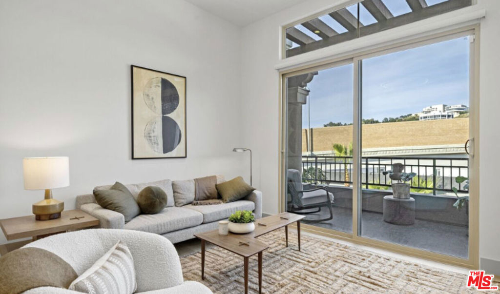 130 S Sepulveda Boulevard - Photo 4