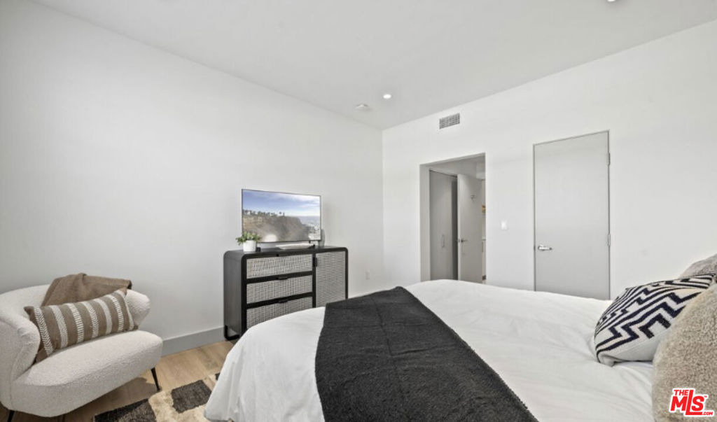 130 S Sepulveda Boulevard - Photo 11