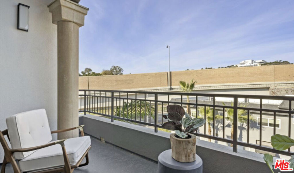 130 S Sepulveda Boulevard - Photo 13