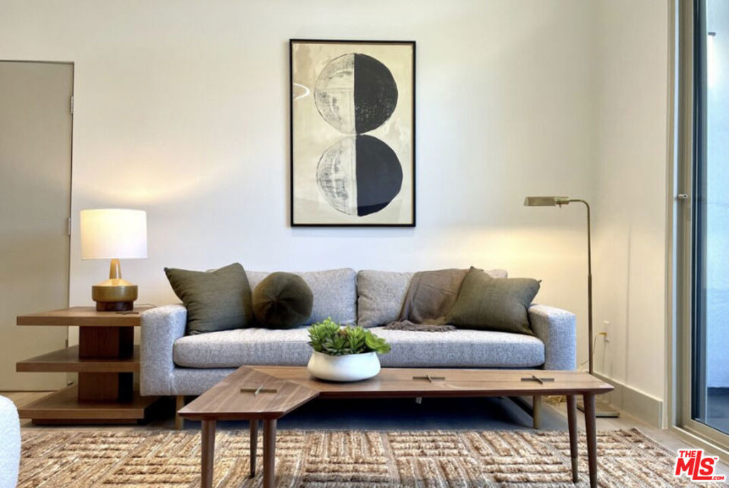 130 S Sepulveda Boulevard - Photo 3