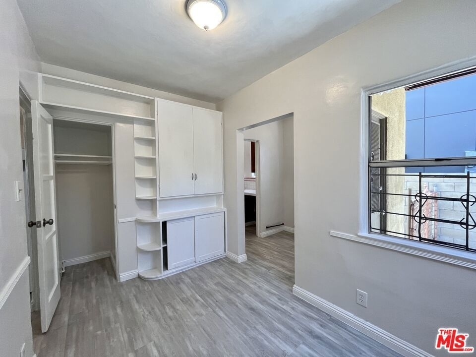 1807 S Redondo Boulevard - Photo 14