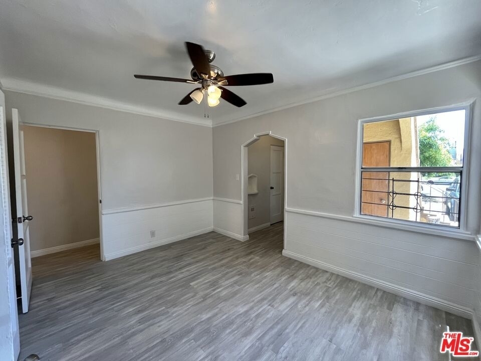1807 S Redondo Boulevard - Photo 5