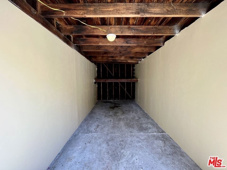 1807 S Redondo Boulevard - Photo 21