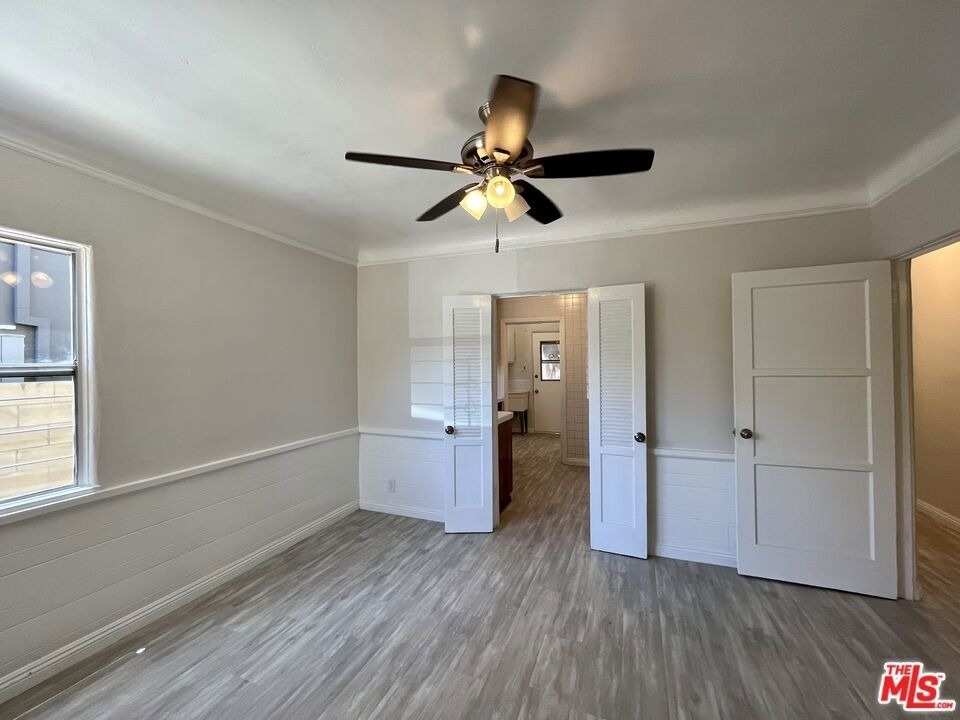 1807 S Redondo Boulevard - Photo 2