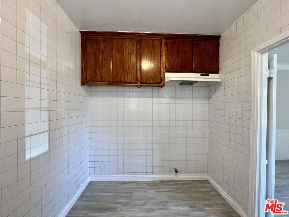 1807 S Redondo Boulevard - Photo 4