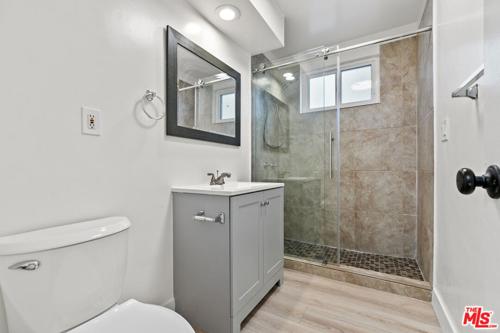 330 E Dryden Street - Photo 10