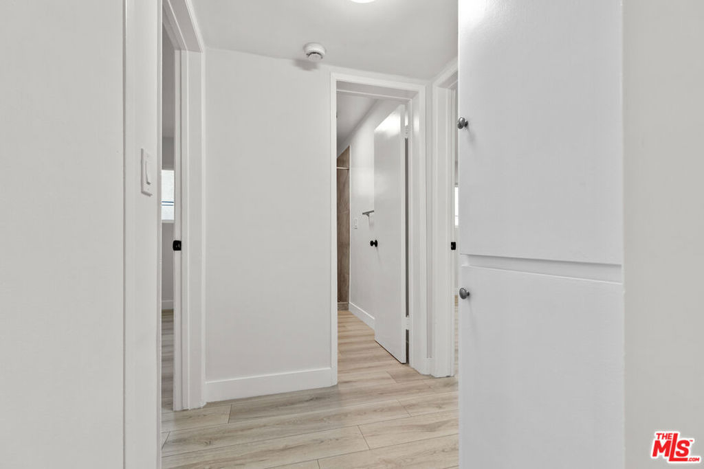 330 E Dryden Street - Photo 9