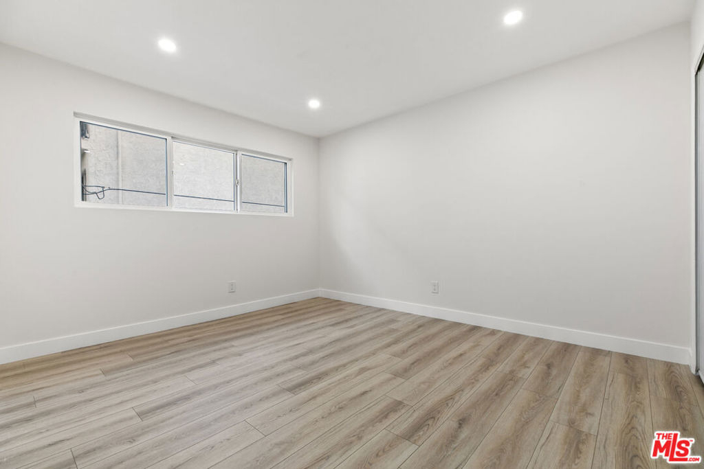 330 E Dryden Street - Photo 13