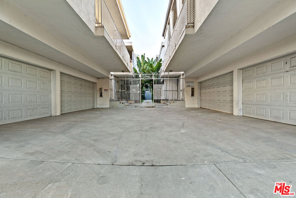330 E Dryden Street - Photo 20