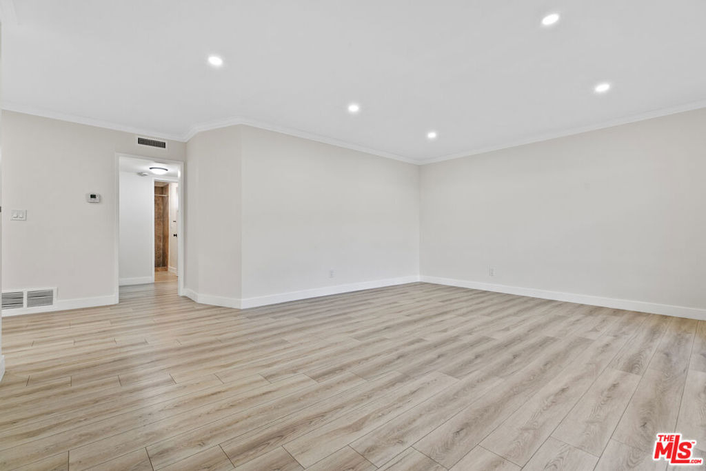 330 E Dryden Street - Photo 2