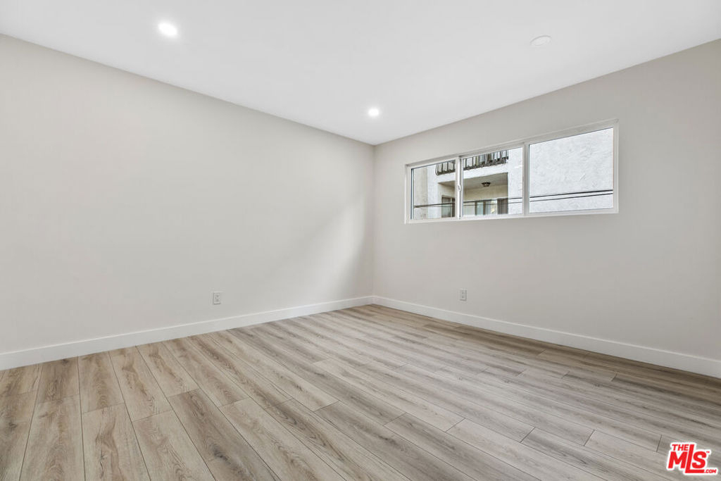 330 E Dryden Street - Photo 11