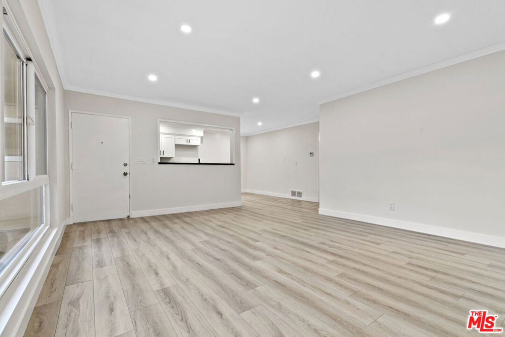 330 E Dryden Street - Photo 3