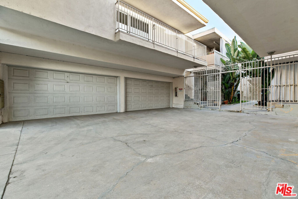 330 E Dryden Street - Photo 18
