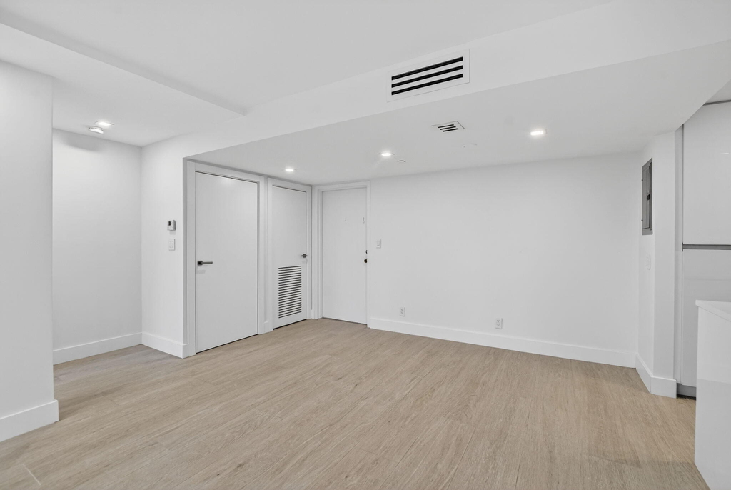 7835 Lakeside Boulevard - Photo 2