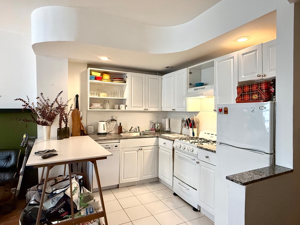 1999 3rd Avenue - Photo 3