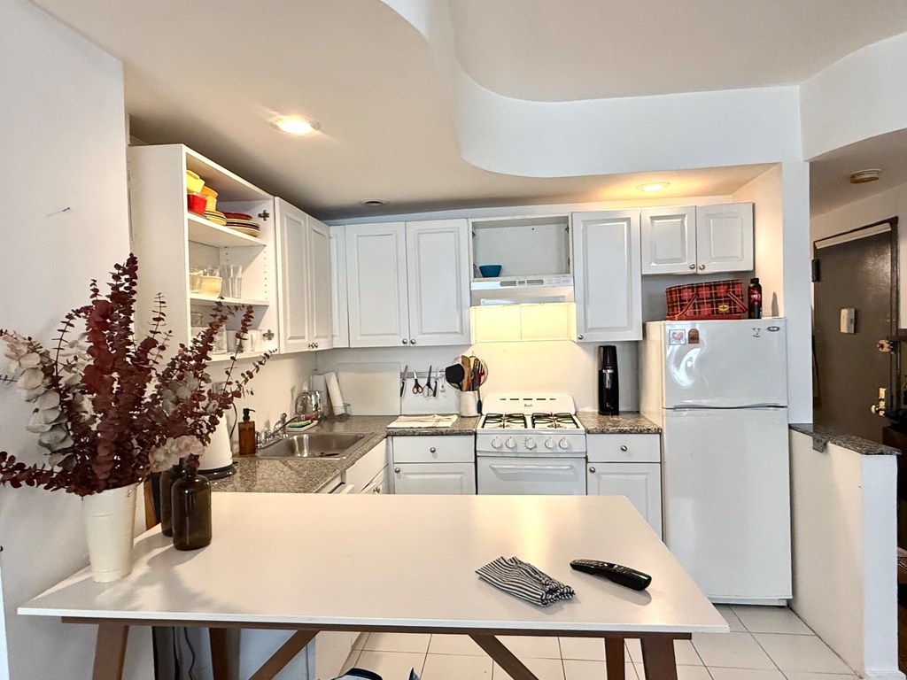 1999 3rd Avenue - Photo 4