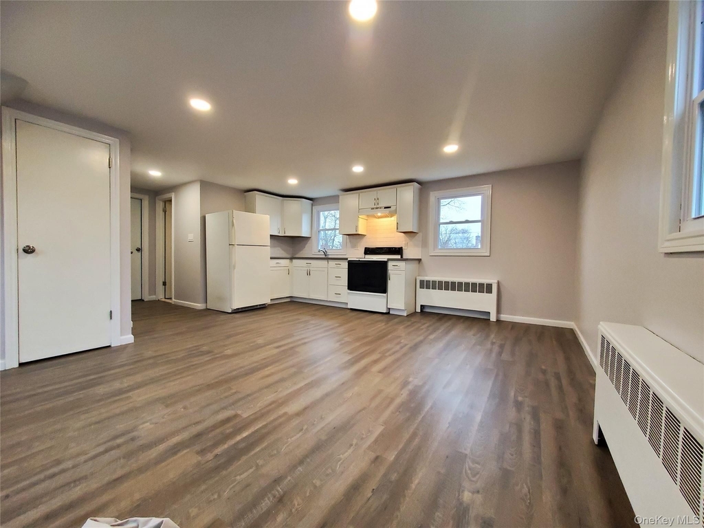 273 South 16th St - Photo 2