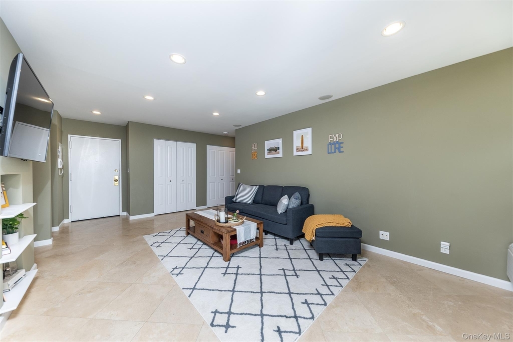 2 Richmond Road - Photo 2
