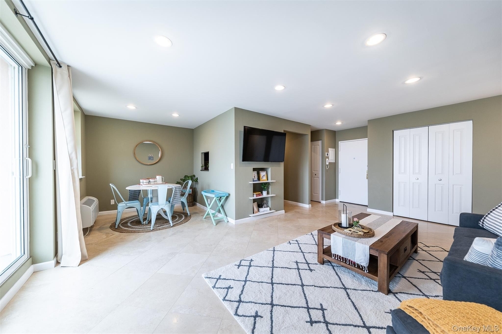 2 Richmond Road - Photo 1
