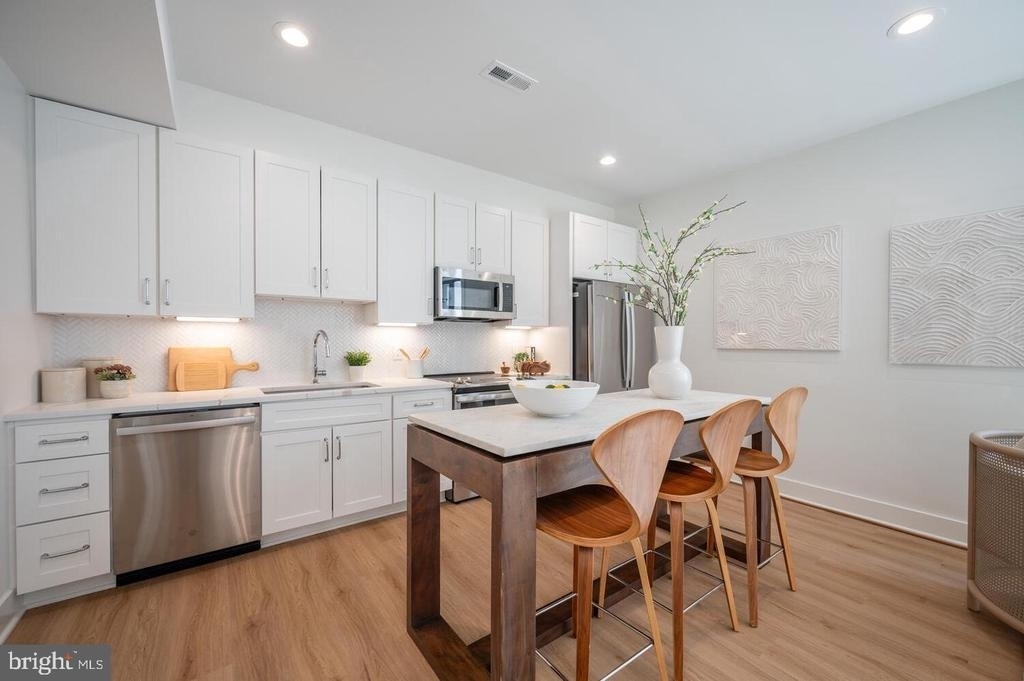 1228 Brentwood Road Ne - Photo 4