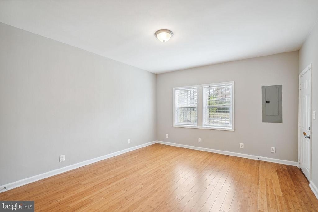 1222 Meigs Place Ne - Photo 2