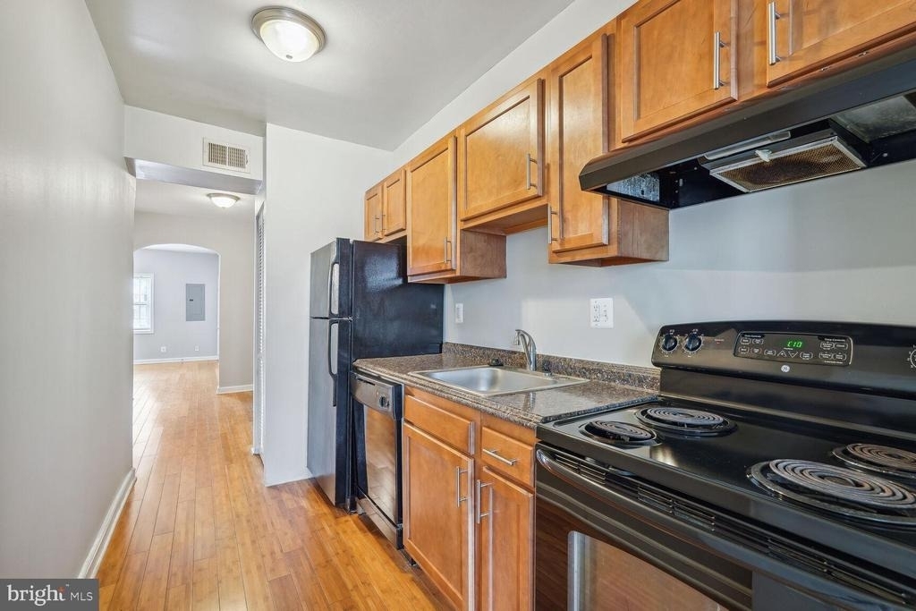 1222 Meigs Place Ne - Photo 7