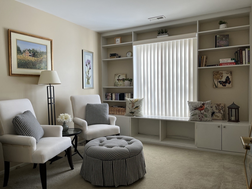 1607 Thames Court - Photo 7