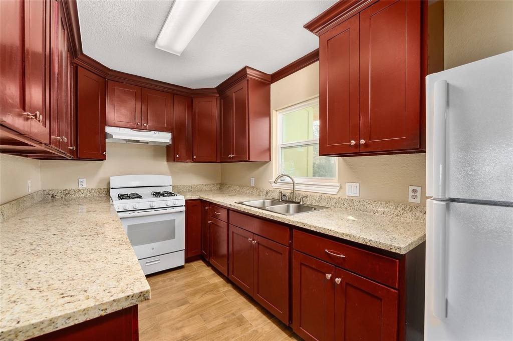 3938 Daphne Street - Photo 4