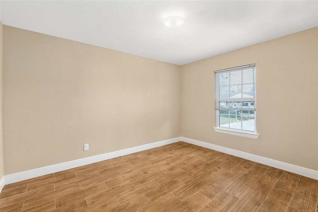 3938 Daphne Street - Photo 10