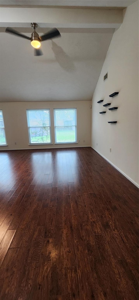 16807 Sussex Drive - Photo 18