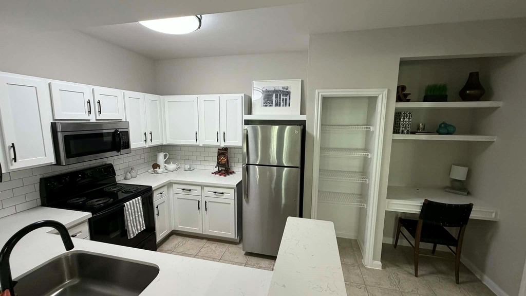 15000 W Airport Boulevard - Photo 9