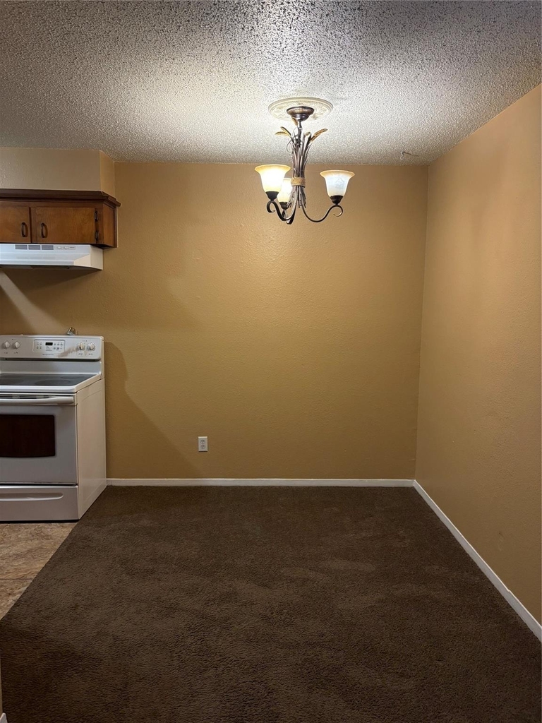 405 Oak Street - Photo 1